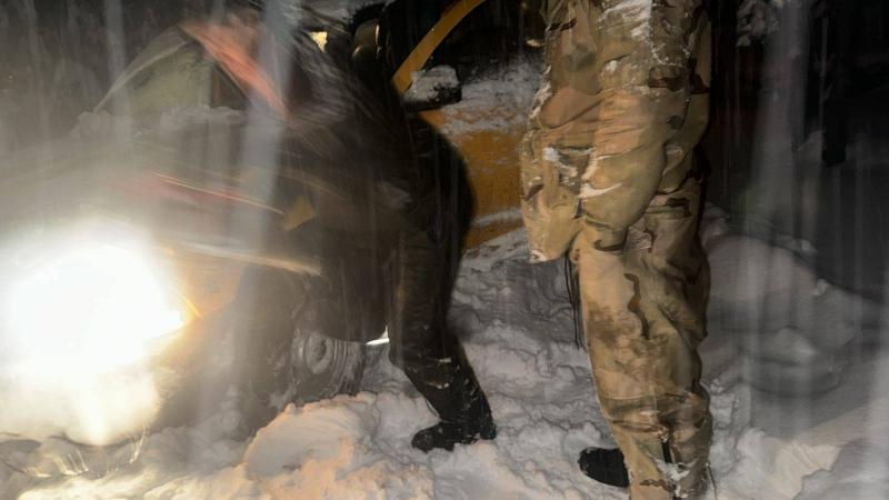 بالفيديو.. احتجزتهم الثلوج على طريق الهرمل