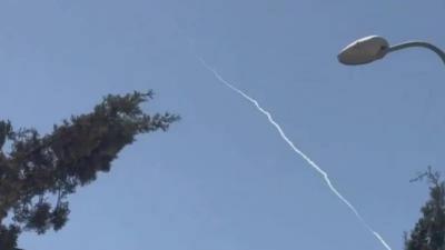 إسرائيل تعترض صاروخين أطلقا من اليمن نحو القدس وتل أبيب (فيديو)