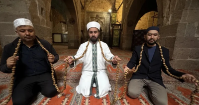 عمرها 7 قرون.. مسبحة تحوي 1111 حبة ما قصّتها؟