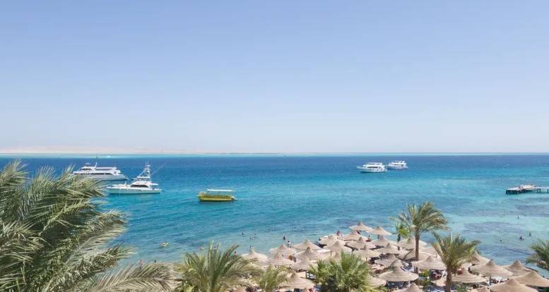 مصر...وفاة 6 أجانب في غرق غواصة سياحية