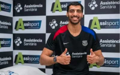 برشلونة يضم لاعباً مصرياً حتى 2027