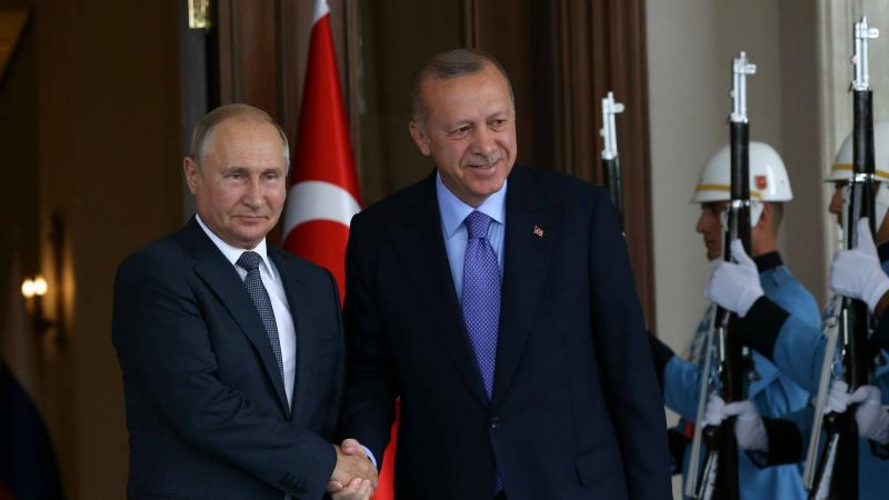 أردوغان لبوتين: للعمل معا على استقرار دائم بسوريا
