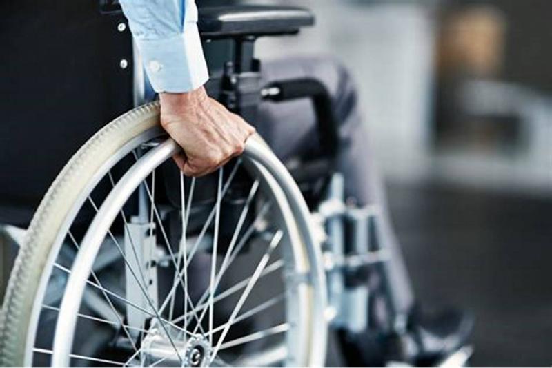 رجل مصاب بالشلل يستعيد قدرته على المشي بهذه الطريقة!