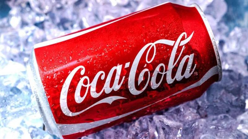 مادة غريبة داخل منتجات كوكاكولا في أميركا