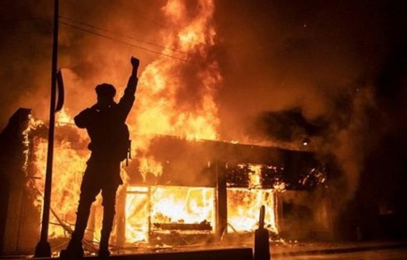 الهند.. مصرع وإصابة 23 عاملًا إثر انفجار مستودع للألعاب النارية