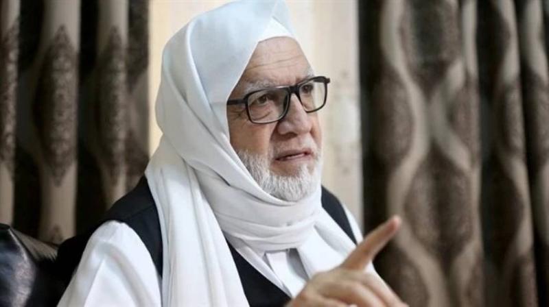 انحاز للثورة وواجه نظام الأسد.. من هو مفتي سوريا الجديد؟