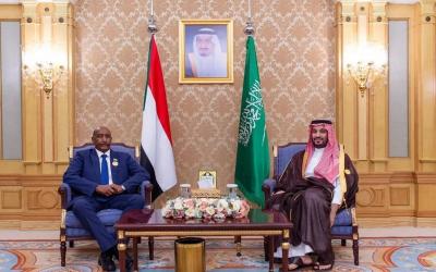 ولي العهد السعودي يبحث مع البرهان جهود تحقيق الاستقرار في ‏السودان