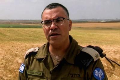 فلسطيني يُشعل جنين بسبب لقطة مع أدرعي (فيديو)