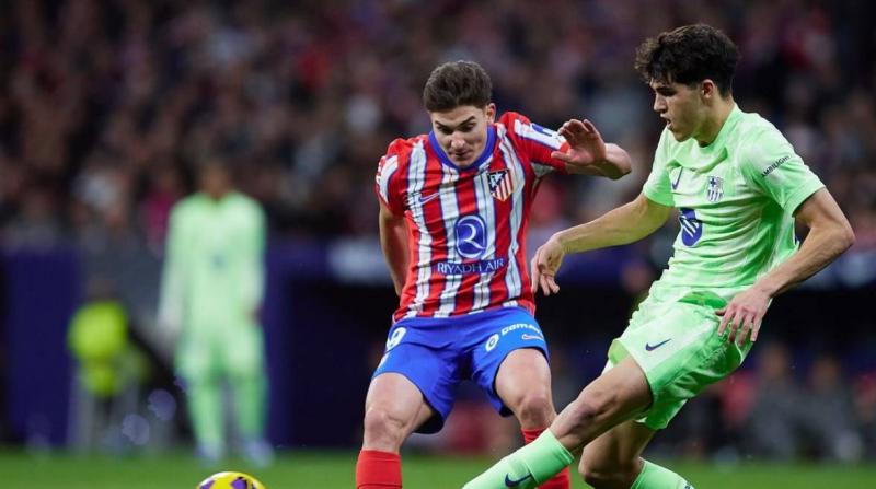 برشلونة يلدغ أتلتيكو ويضرب موعدًا مع الريال