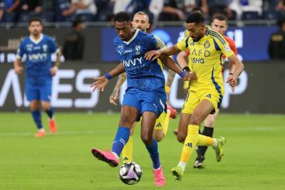 الهلال ينهار أمام الكبار في الدوري السعودي