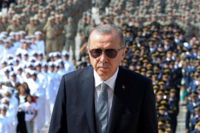 إردوغان يقاضي زعيم حزب المعارضة أوزغور أوزيل بتهمة 