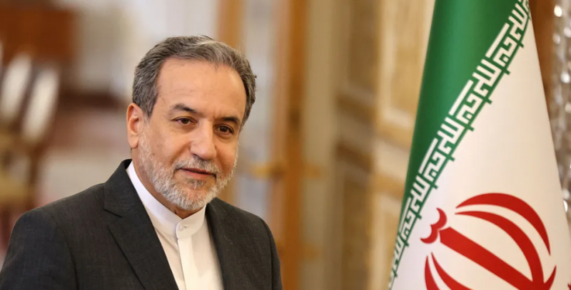 عراقجي يعرض مواقف طهران على نظيره العماني