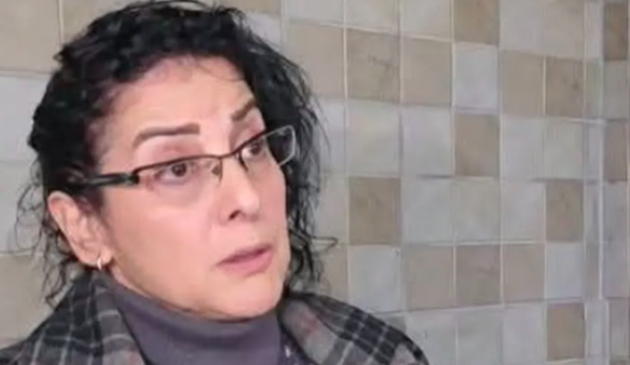 قدمت للشرع هدية رمزية.. 