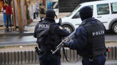 في إسطنبول.. اعتداء عنيف من سائق على فتاة والشرطة تتدخّل (فيديو)