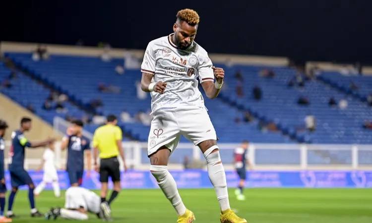 وفاة مهاجم منتخب الغابون عن عمر يناهز 28 عاما