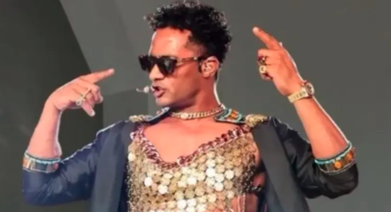 محمد رمضان يرد على جدل إطلالته.. ثم يحذف المنشور!