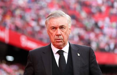 أنشيلوتي يتخفى وراء محمد صلاح