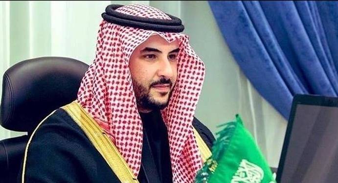 وزير الدفاع السعودي يصل طهران في زيارة رسمية