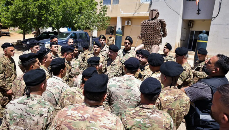 قائد الجيش: نقوم بعمل جبّار ودقيق لحماية أهلنا في الجنوب