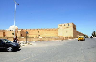 تونس.. تعرض مقام مؤسس 