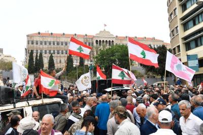 بالفيديو - اعتصام للعسكريين المتقاعدين في رياض الصلح