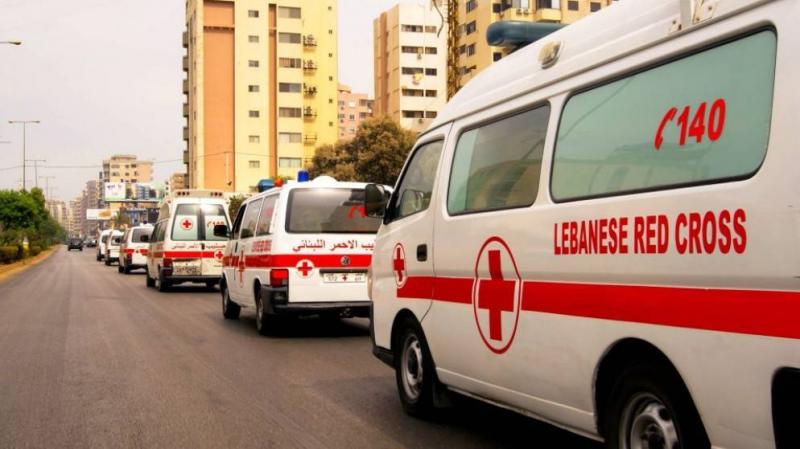 إصابة مسعف جراء استهداف محلقة إسرائيلية غرفة جاهزة في ميس الجبل (فيديو)