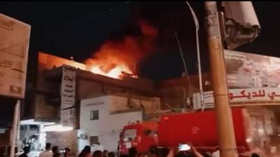 العراق.. حريق يلتهم أحد المجمعات التجارية وسط الديوانية