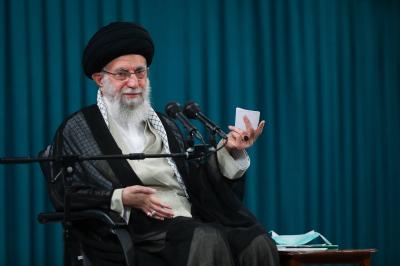 أول تعليق للخامنئي عقب حادثة الميناء.. إليك نص الرسالة