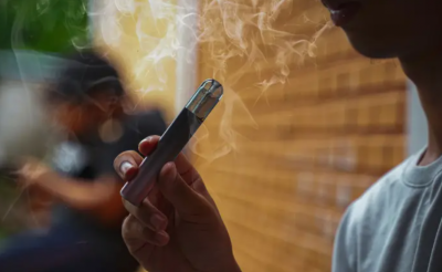 التدخين الالكتروني يُسبب مرضاً خطيراً لا علاج له!