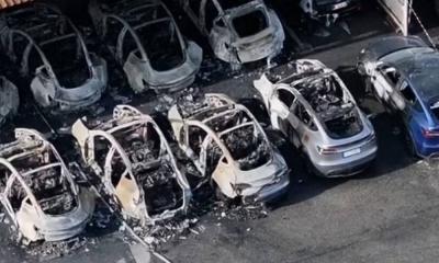 هيئة محلفين أميركية تتهم شخصاً بإضرام النار عمدا في سيارات تسلا