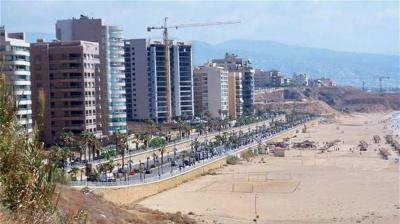 بالفيديو.. حريق كبير على رملة البيضاء بسبب الرياح