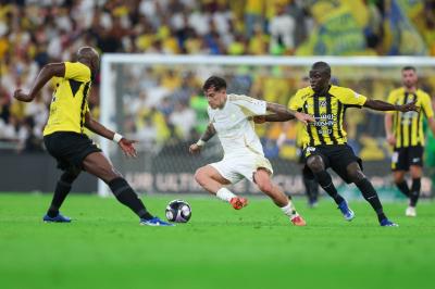 بالفيديو.. مشاجرة بين لاعبي النصر والاتحاد!
