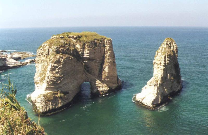 لبنان يشرّع أبوابه أمام الخليجيين... ووفد سعودي في بيروت