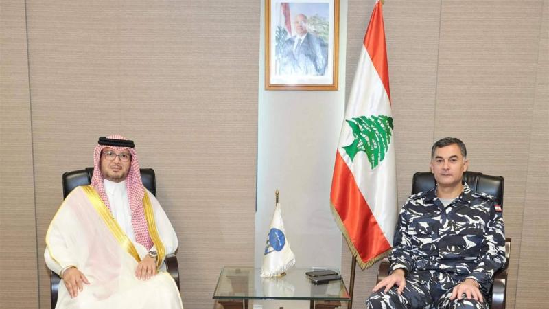 البخاري يزور المدير العام لقوى الأمن الداخلي