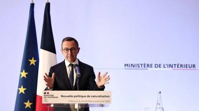فرنسا تشدّد شروط الحصول على جنسيتها