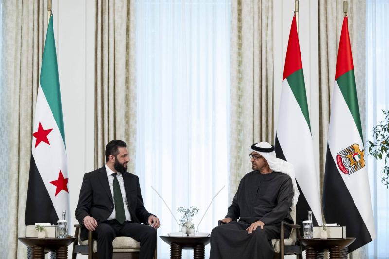 اتصال بين الشرع وبن زايد.. وهذا ما بحثاه