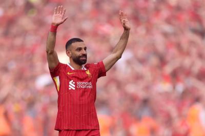 صلاح يفاجئ الجميع ويفضل ميسي على نفسه