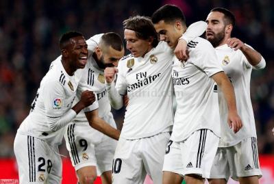 مفاجأة مدوية.. اجتماع بين ريال مدريد وحكم الكلاسيكو!