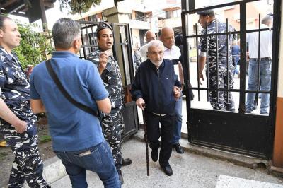 بالفيديو: إشكال بين المندوبين في إحدى المدارس بعكار