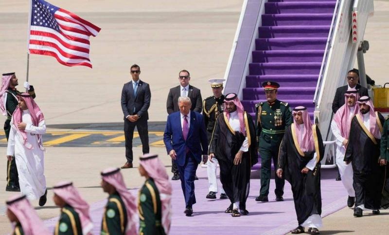 ترامب يكرّس الاعتراف الدولي بسوريا الشرع...ولبنان في الحضن العربي
