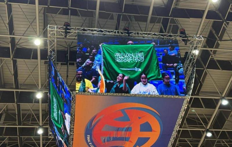 جمهور سعودي في مدرجات مجمع نهاد نوفل