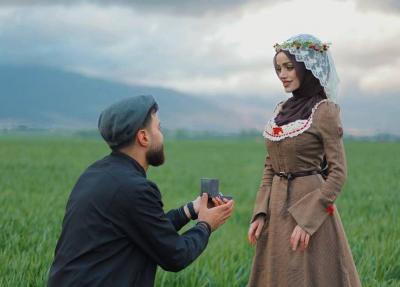 عبير الصغير تخطف الأنظار في زفافها (فيديو)