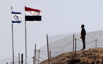حادثة غريبة على حدود مصر.. سائح كوري يحاول السباحة إلى إيلات