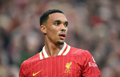 غضب بين جماهير ليفربول من تنظيم حفل وداع أرنولد