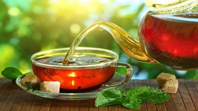 ما تأثير المواد المضافة للشاي على خصائصه؟