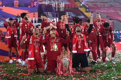 ليفربول يحتفل بلقب الدوري الإنكليزي الممتاز بموكب النصر