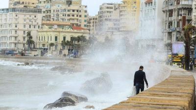 بالفيديو.. عاصفة 