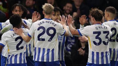 برايتون يصعق توتنهام 4-1 في الدوري