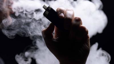 الصحة العالمية تدعو لحظر نكهات التبغ والنيكوتين لحماية الشباب