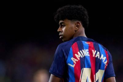 الكشف عن راتب يامال في عقده الجديد مع برشلونة